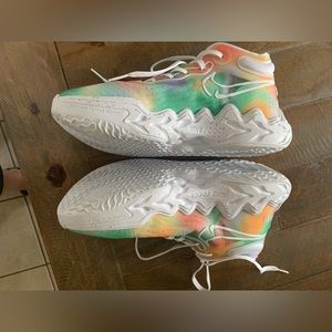 Women’s youth 6.5 basketball/volleyball shoes